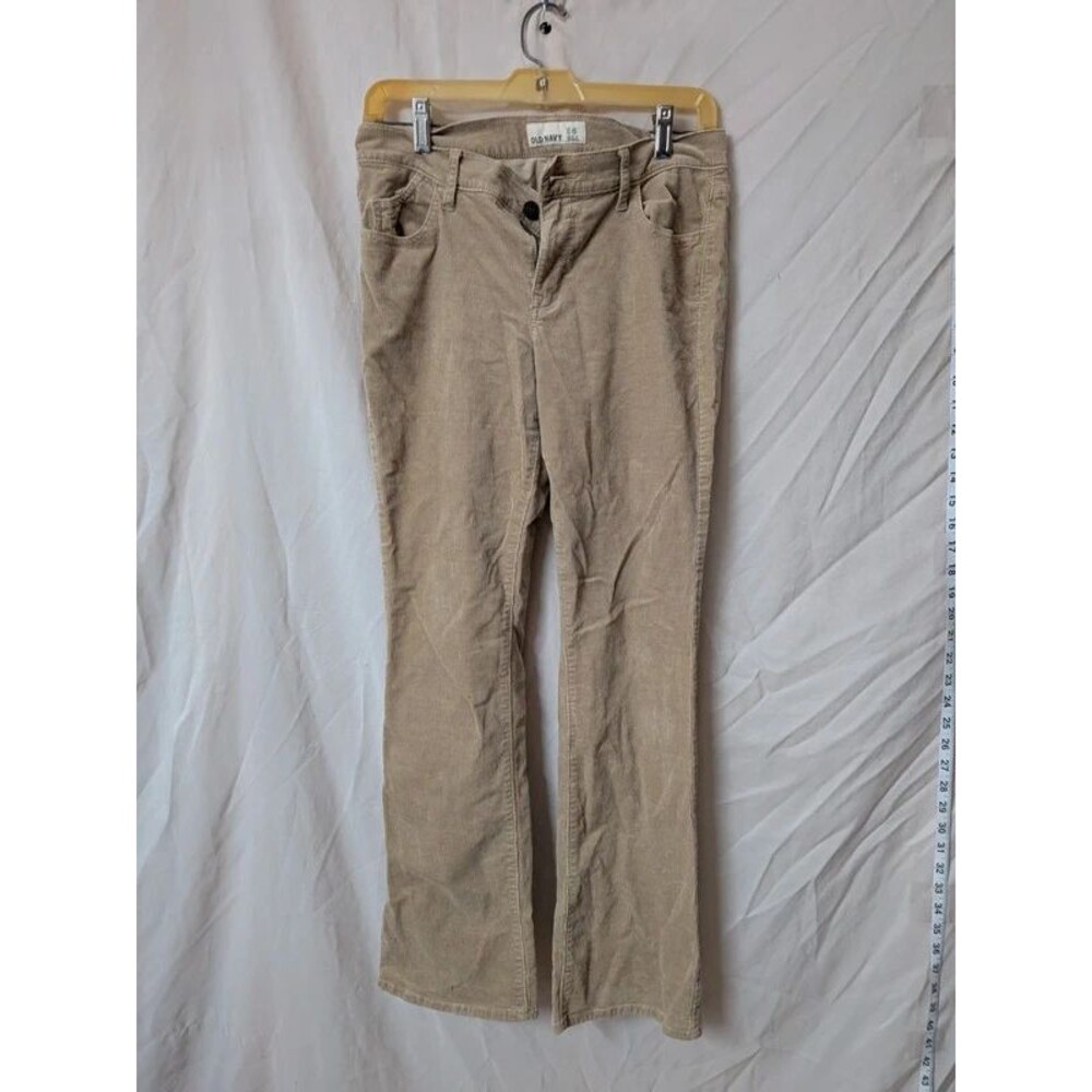 beige corduroy sz 6 pants from Old Navy with a mid-rise and bootcut leg style